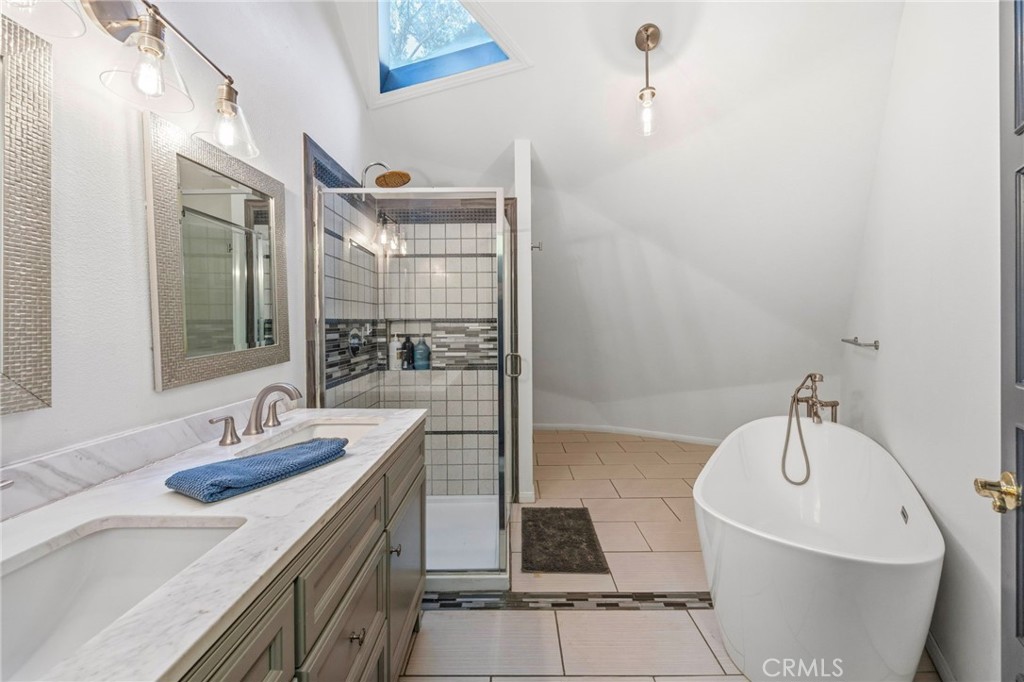 1349 Valley View Way Crestline, CA 92325 - Photo 19 of 43 Master Bath