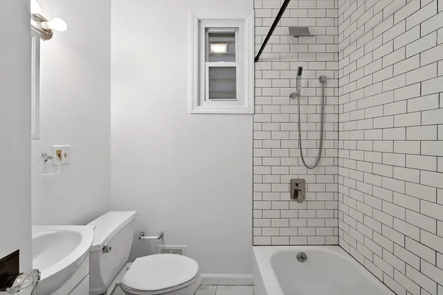 $2,600 | 133 West 28th Street, Unit 1, Bayonne, NJ 07002