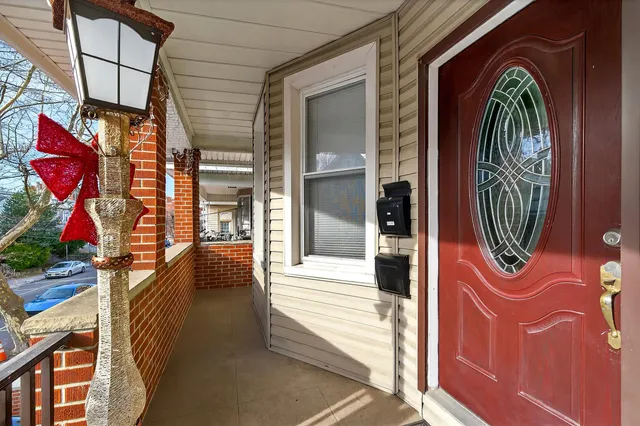 $2,600 | 133 West 28th Street, Unit 1, Bayonne, NJ 07002