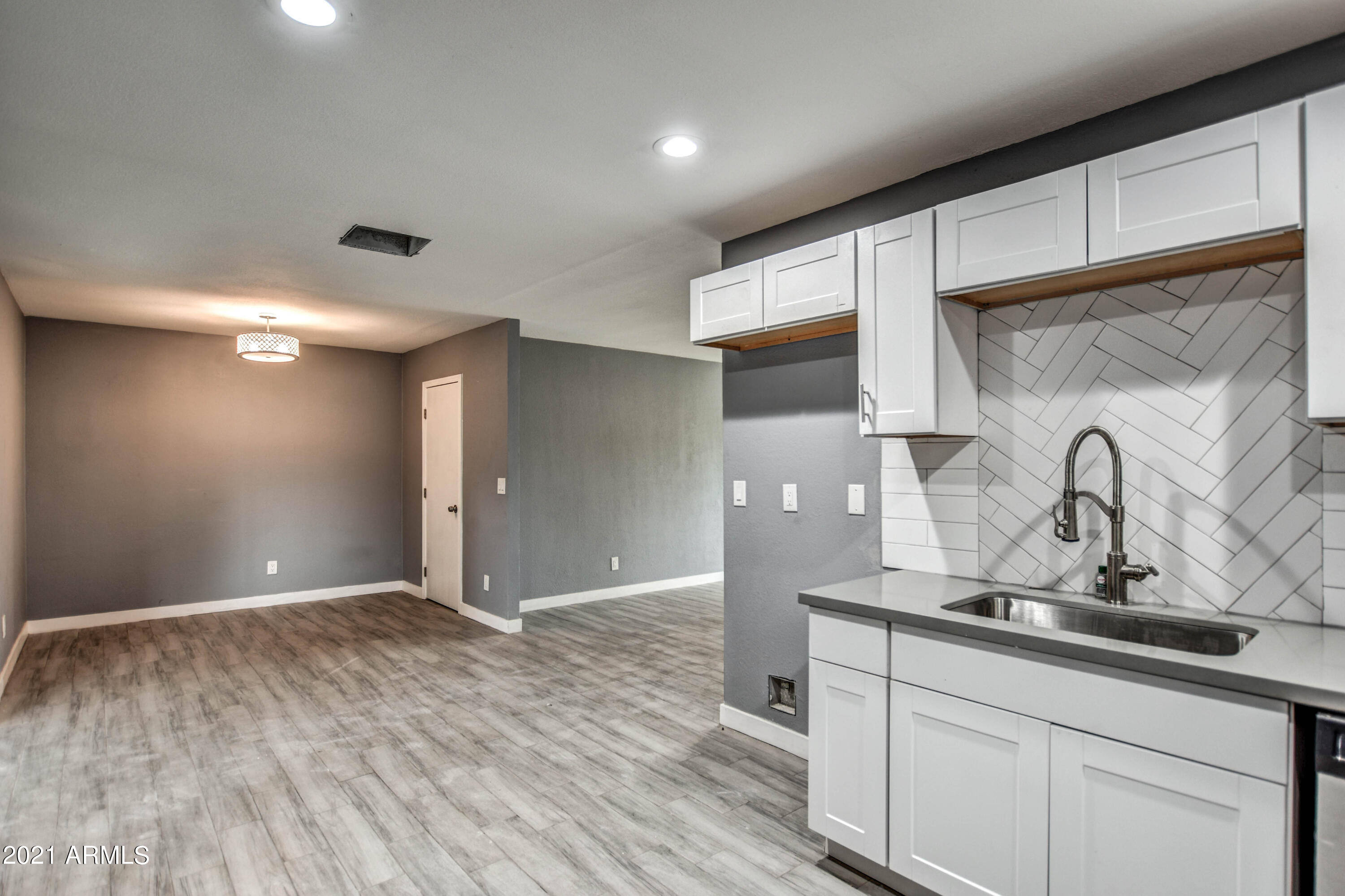 6413 West Osborn Road Phoenix, AZ 85033 - Photo 15 of 30 KITCHEN 5