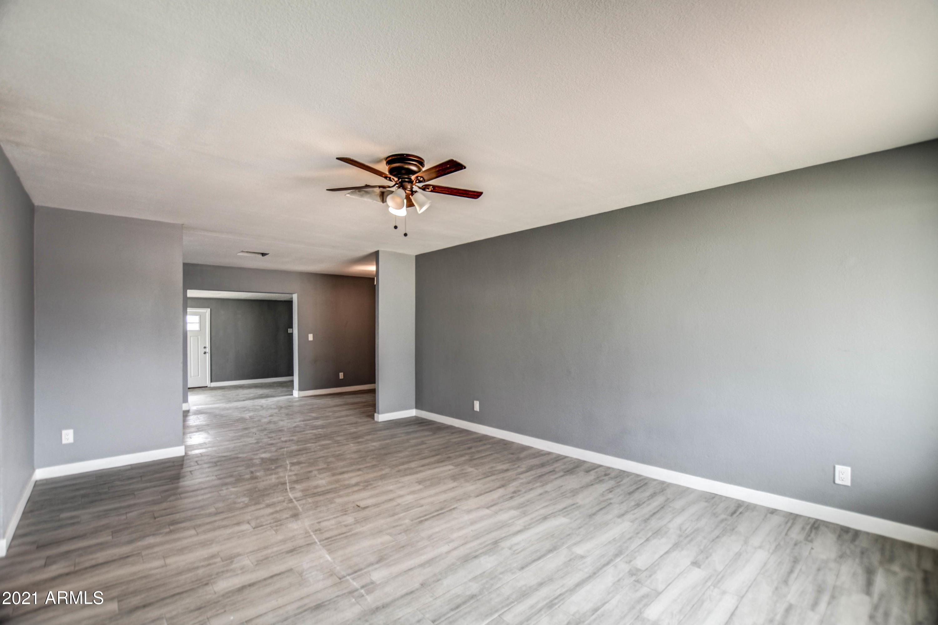 6413 West Osborn Road Phoenix, AZ 85033 - Photo 8 of 30 LIVING 3