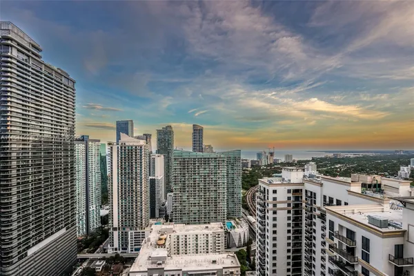 $10,500 | 55 Southwest 9th Street, Unit 3906, Miami, FL 33130