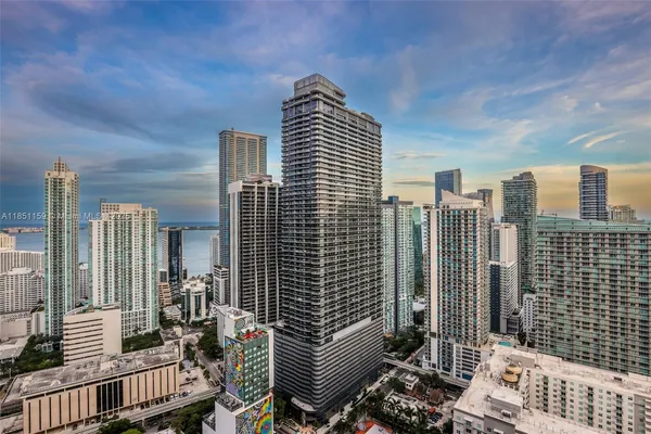 $10,500 | 55 Southwest 9th Street, Unit 3906, Miami, FL 33130