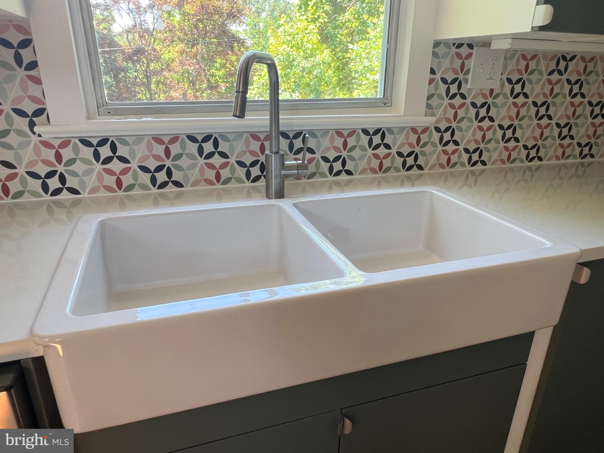 7308 Highbridge Road Bowie, MD 20720 - Photo 27 of 70 a bathroom with a bathtub