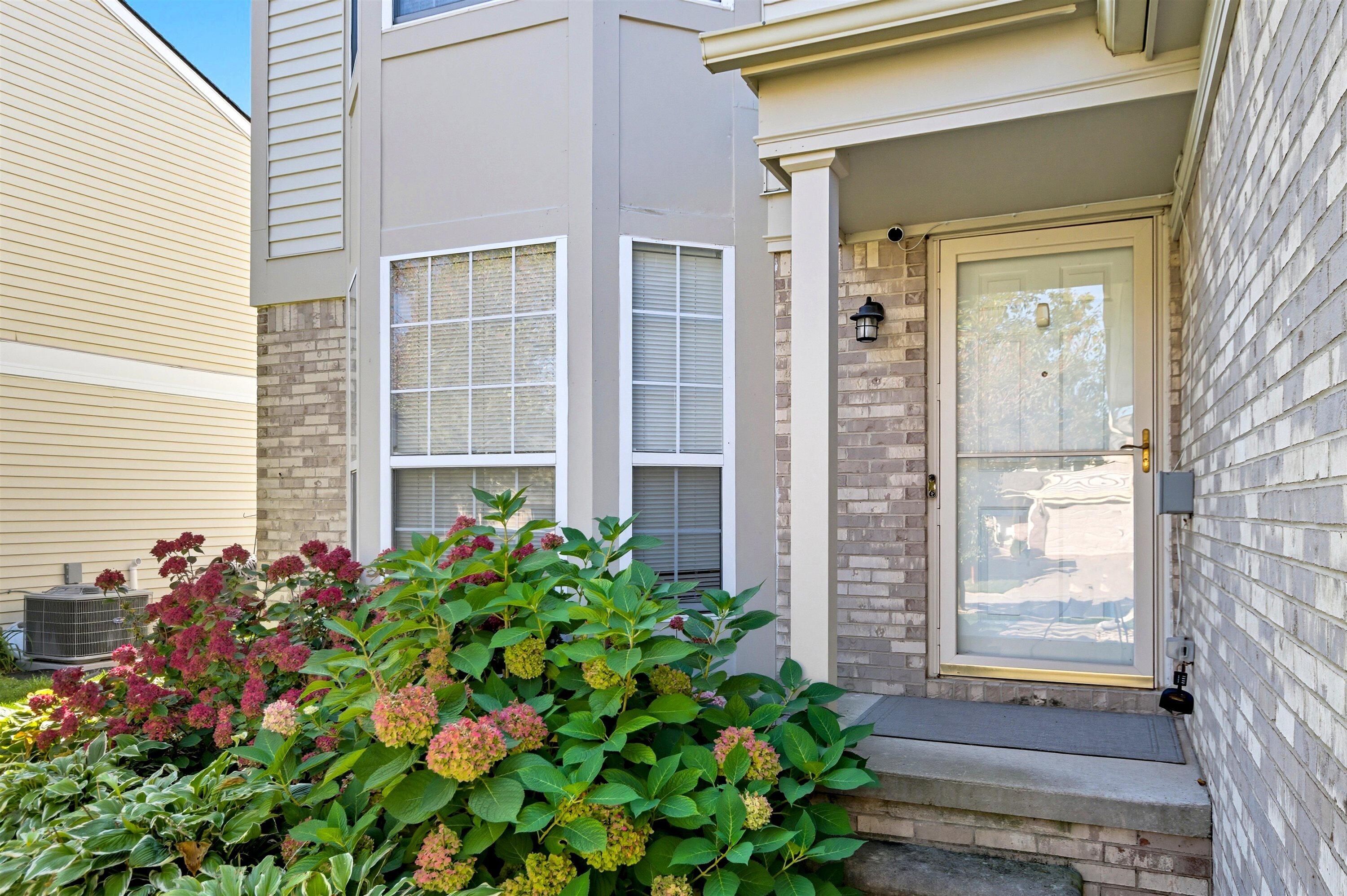 3256 Monument Ann Arbor, MI 48108 - Photo 4 of 39 04-5