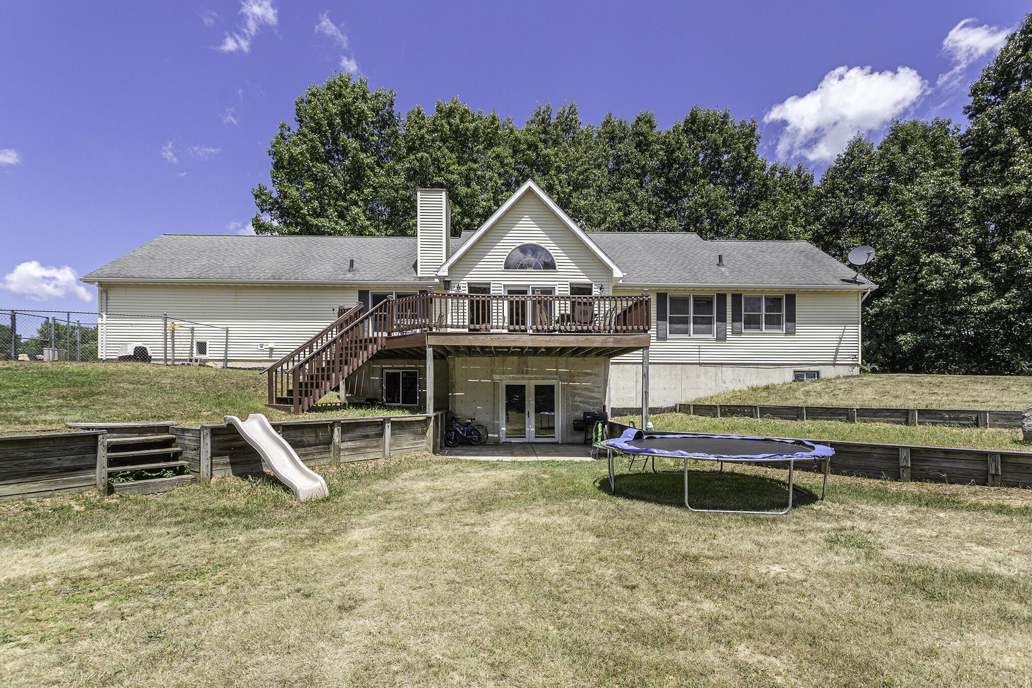 6010 Meadowbrook Road Benton Harbor, MI 49022 - Photo 4 of 28 IMG_5374