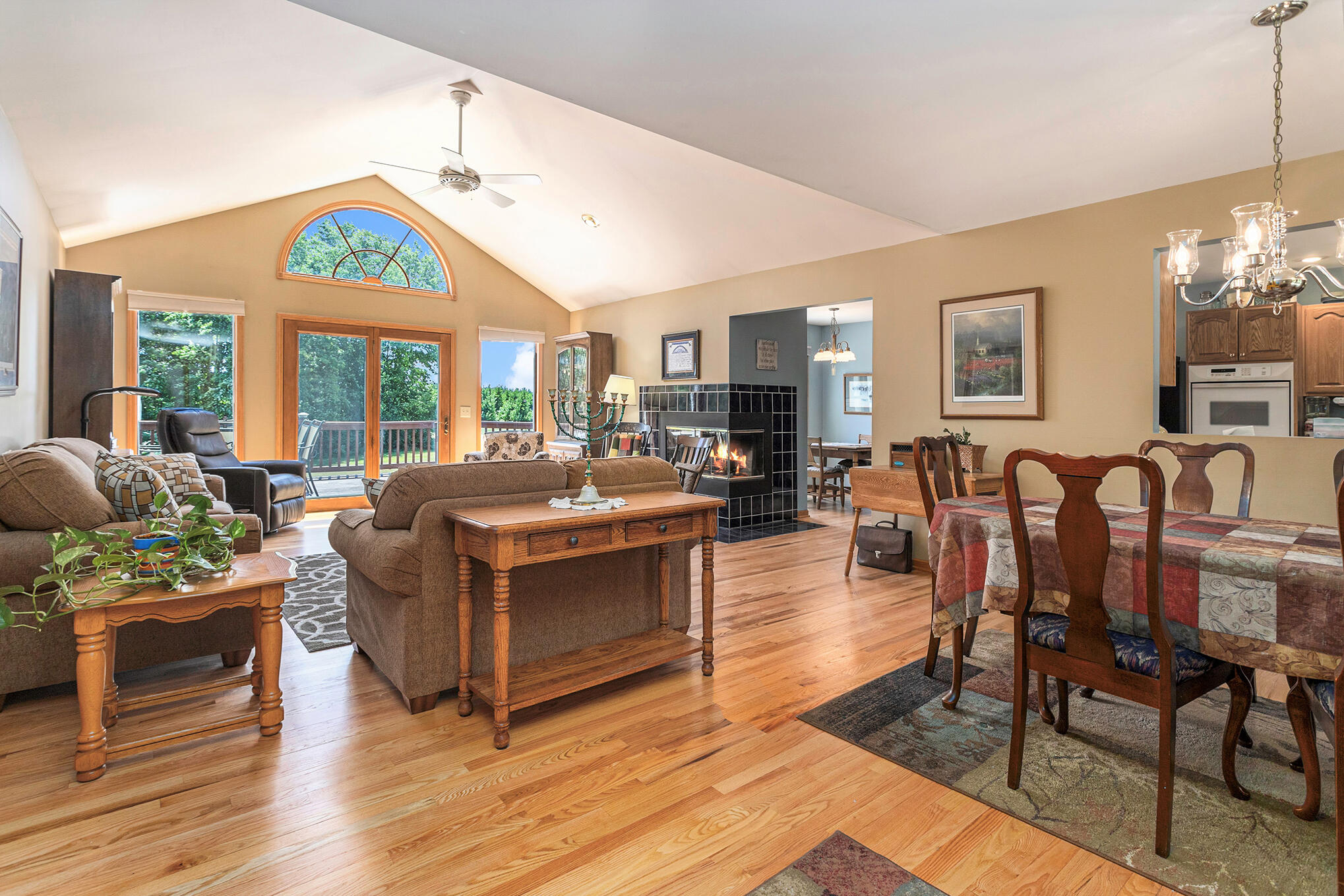 6010 Meadowbrook Road Benton Harbor, MI 49022 - Photo 8 of 28 IMG_5382