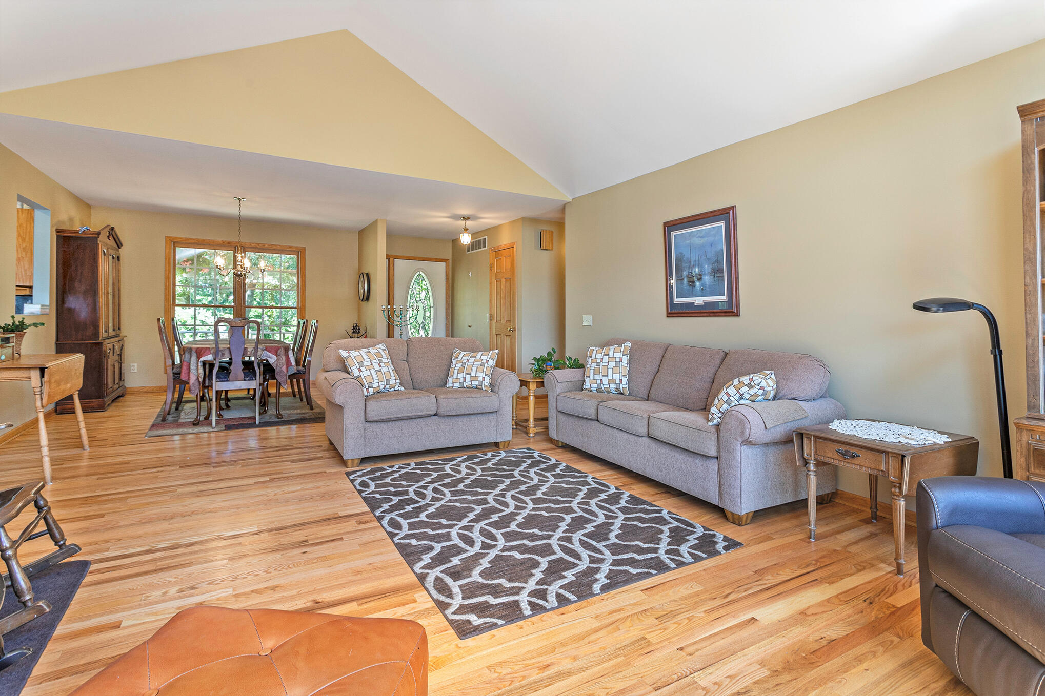 6010 Meadowbrook Road Benton Harbor, MI 49022 - Photo 9 of 28 IMG_5384
