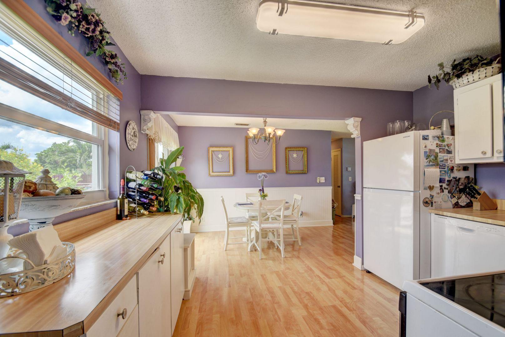 19445 Carolina Circle Boca Raton, FL 33434 - Photo 11 of 34 Kitchen5