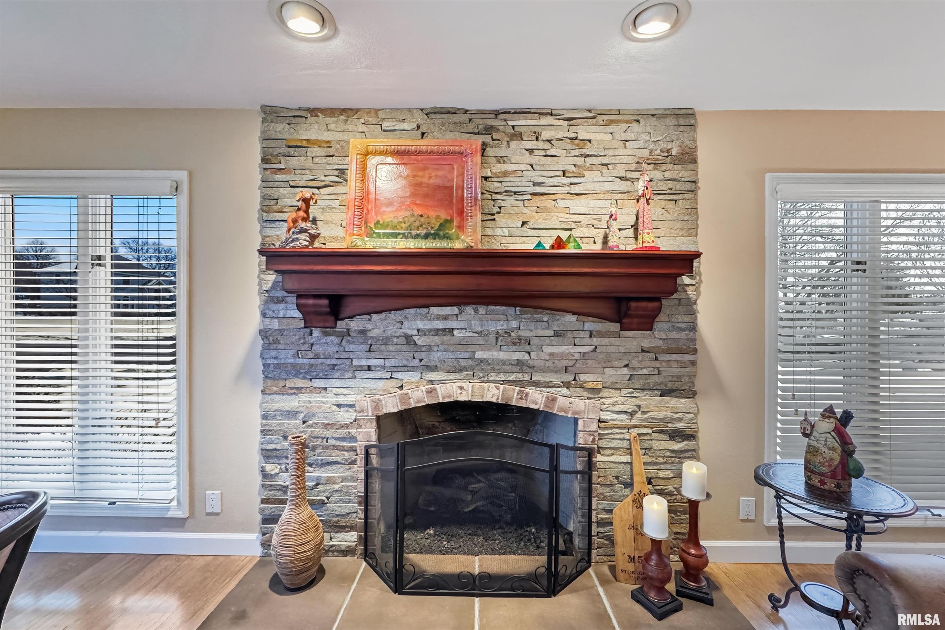 1102 Tottenham Court Washington, IL 61571 - Photo 11 of 46 Gallery Image 11