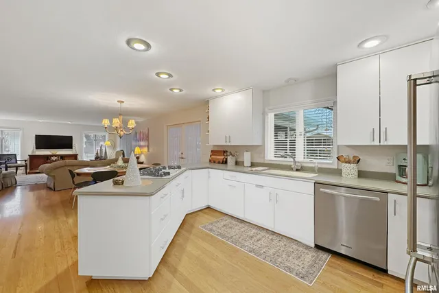 $475,000 | 1102 Tottenham Court, Washington, IL 61571