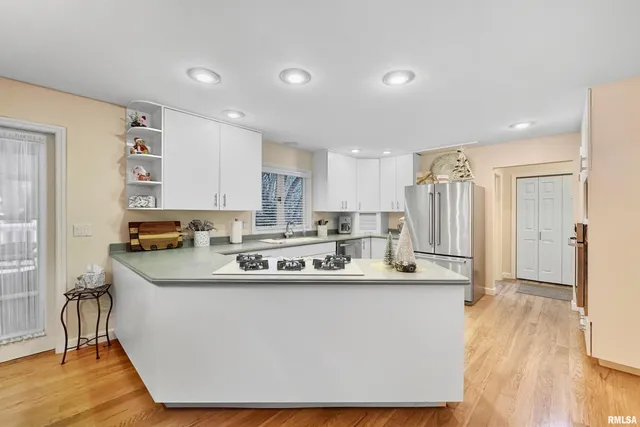 $475,000 | 1102 Tottenham Court, Washington, IL 61571