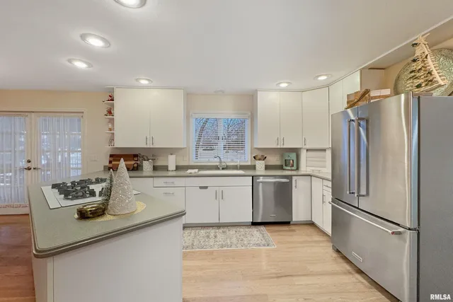 $475,000 | 1102 Tottenham Court, Washington, IL 61571