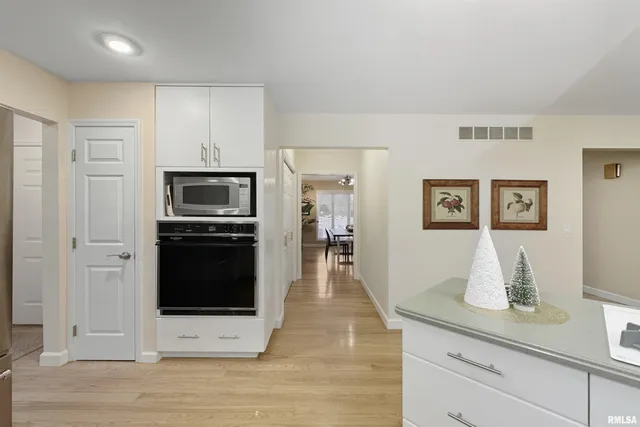 $475,000 | 1102 Tottenham Court, Washington, IL 61571