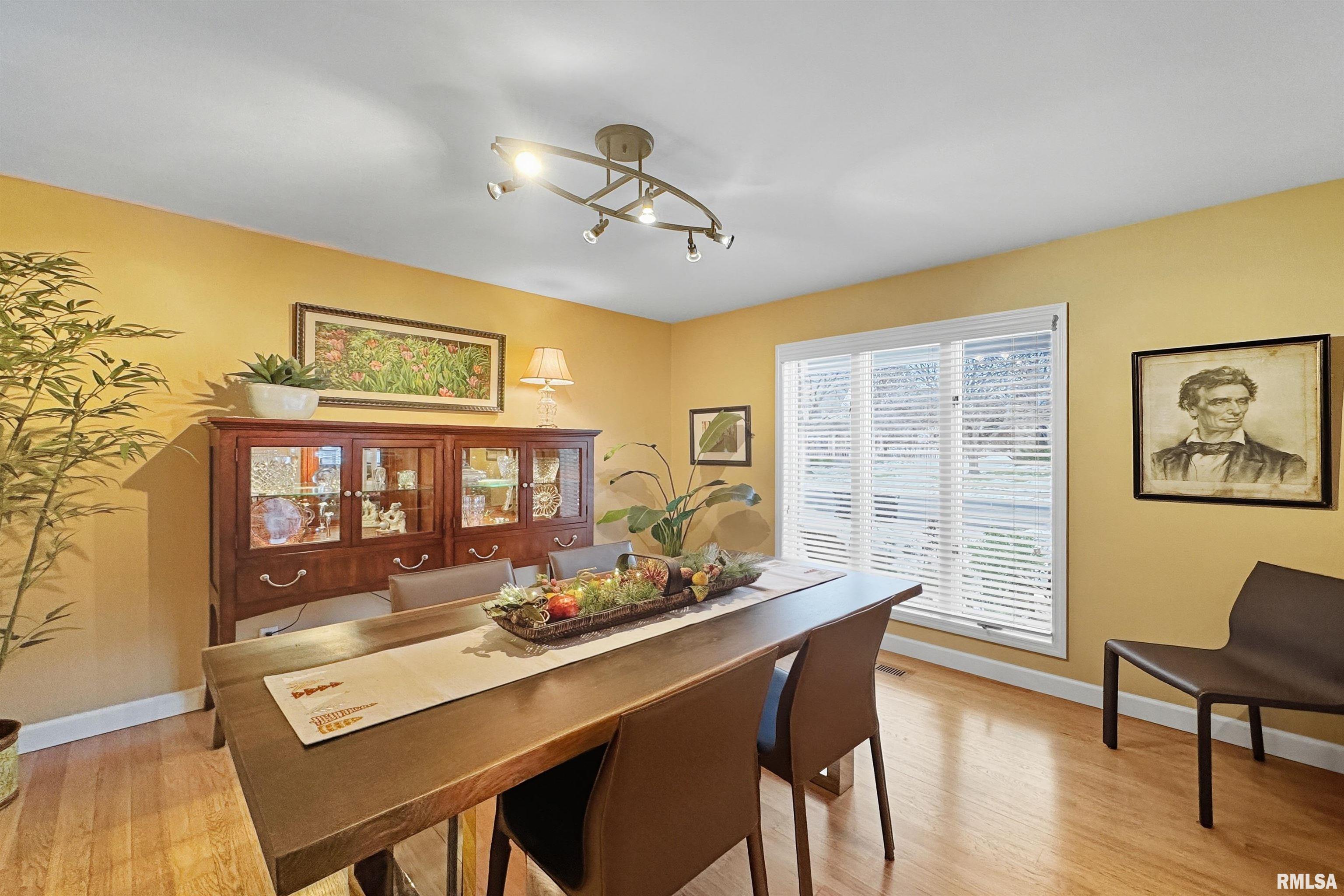 1102 Tottenham Court Washington, IL 61571 - Photo 20 of 46 Gallery Image 20
