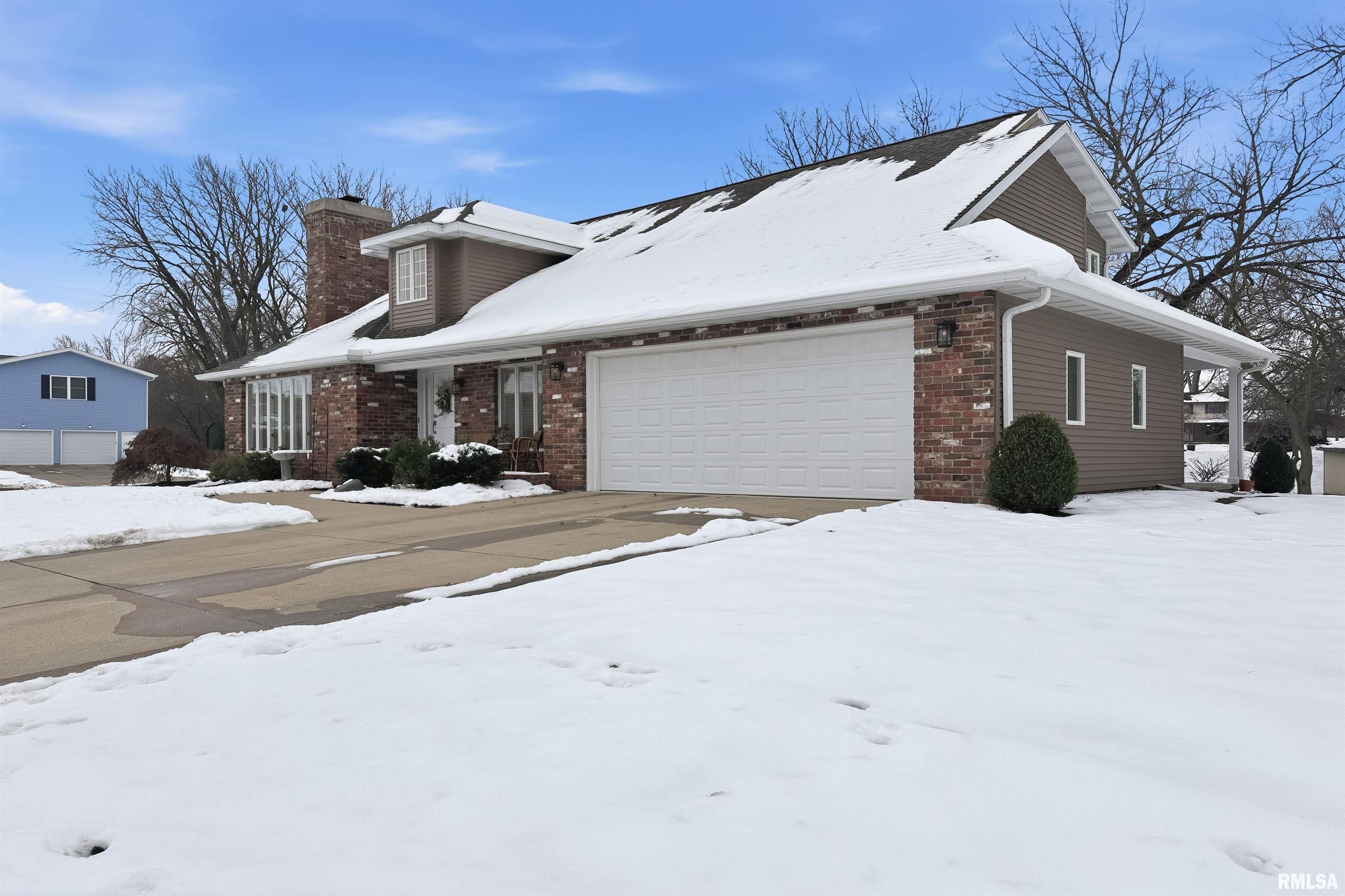 1102 Tottenham Court Washington, IL 61571 - Photo 2 of 46 Gallery Image 2