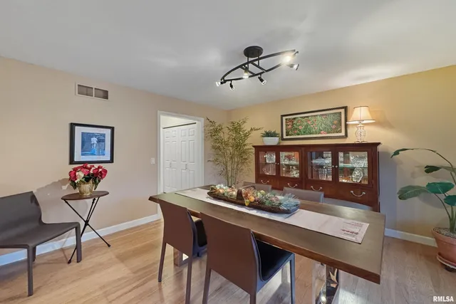 $475,000 | 1102 Tottenham Court, Washington, IL 61571