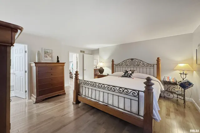 $475,000 | 1102 Tottenham Court, Washington, IL 61571