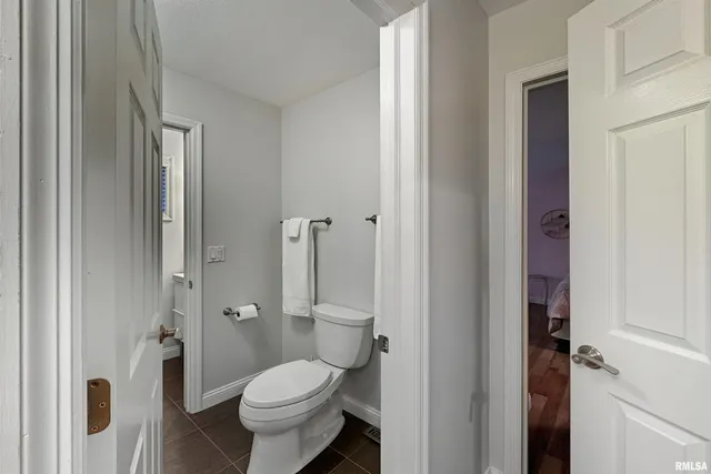 $475,000 | 1102 Tottenham Court, Washington, IL 61571