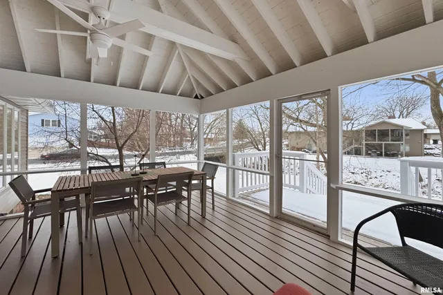 $475,000 | 1102 Tottenham Court, Washington, IL 61571