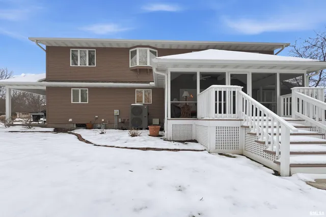 $475,000 | 1102 Tottenham Court, Washington, IL 61571