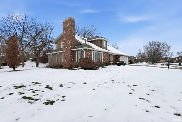 $475,000 | 1102 Tottenham Court, Washington, IL 61571