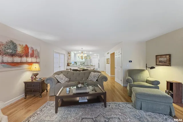 $475,000 | 1102 Tottenham Court, Washington, IL 61571