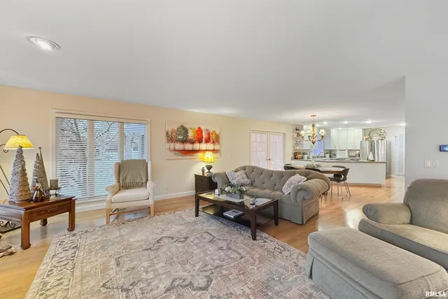 $475,000 | 1102 Tottenham Court, Washington, IL 61571