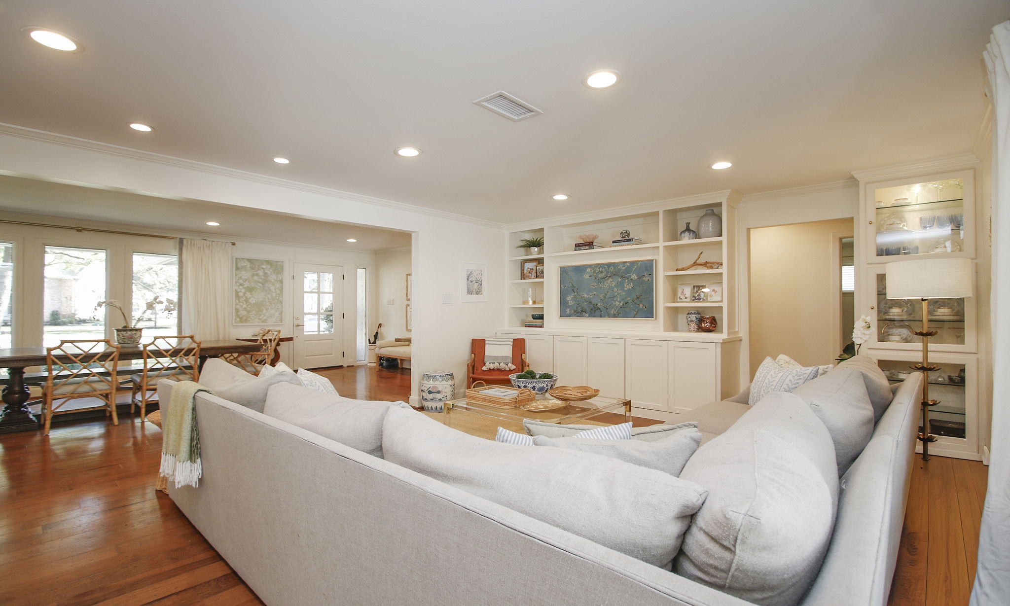 827 St George Lane Houston, TX 77079 - Photo 16 of 50