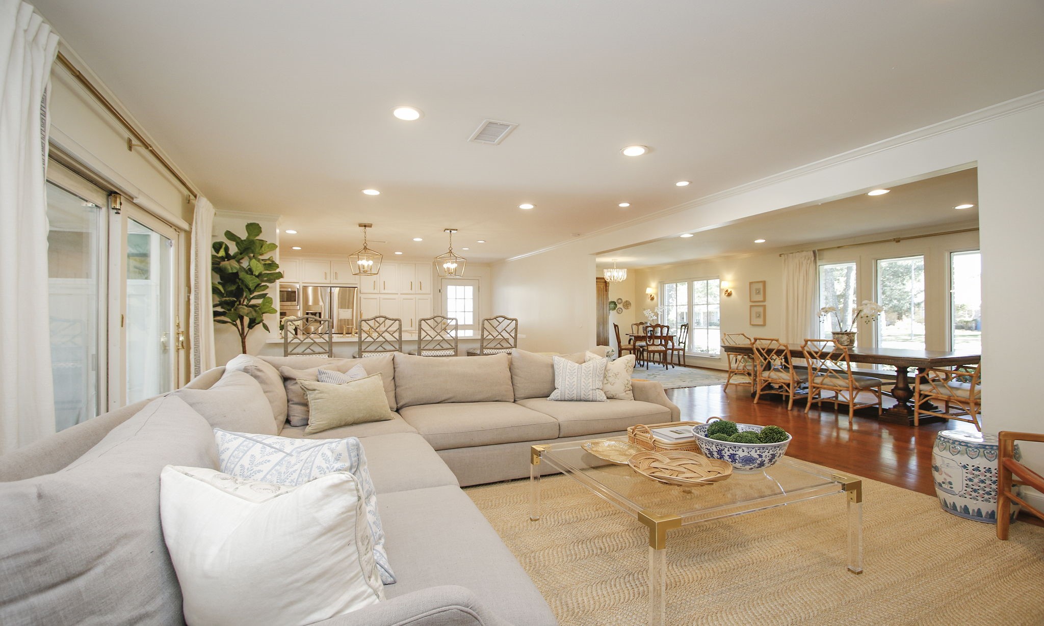 827 St George Lane Houston, TX 77079 - Photo 17 of 50