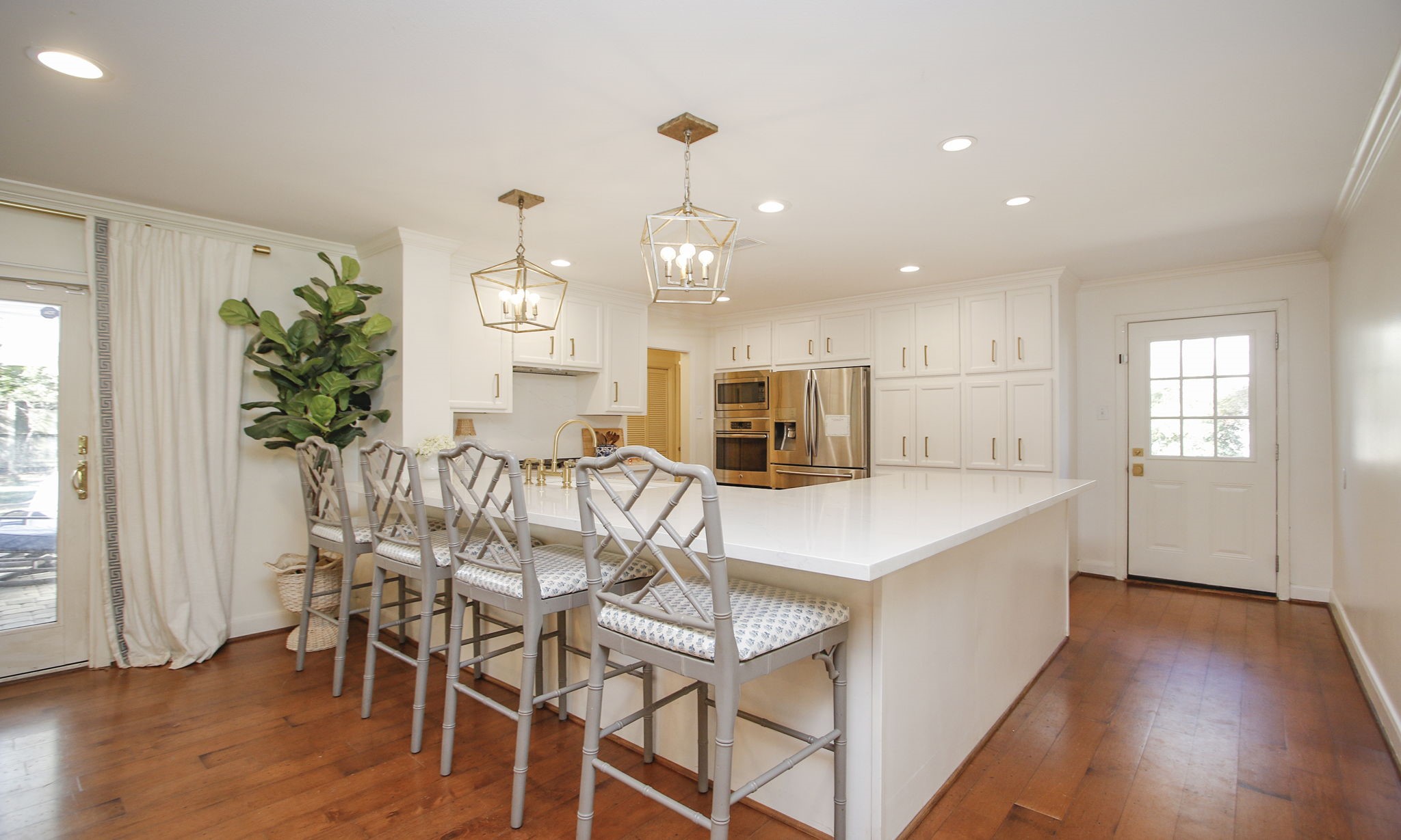 827 St George Lane Houston, TX 77079 - Photo 18 of 50