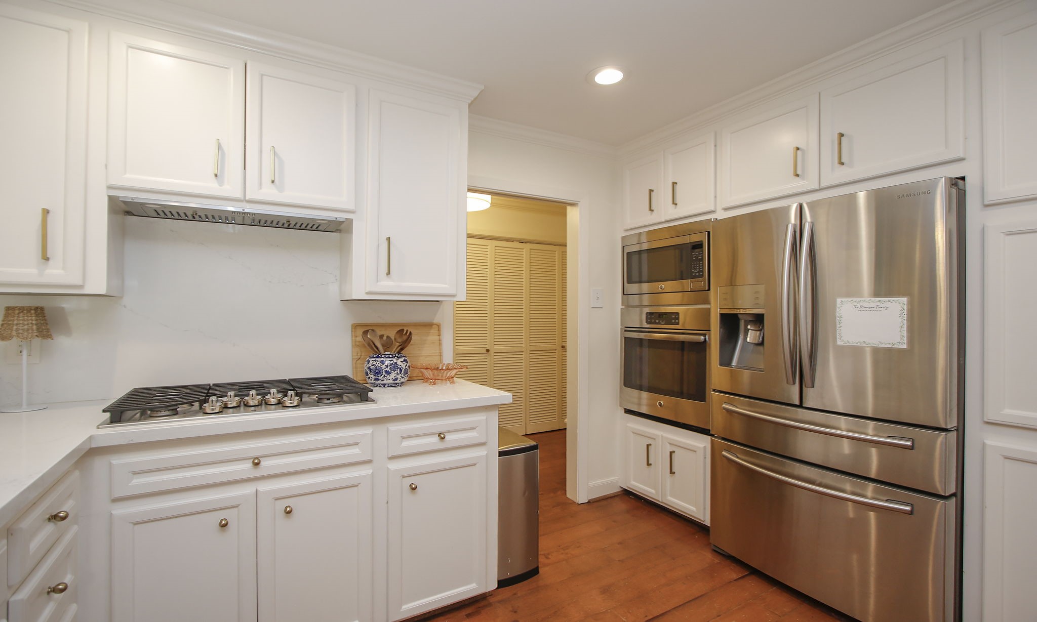 827 St George Lane Houston, TX 77079 - Photo 21 of 50