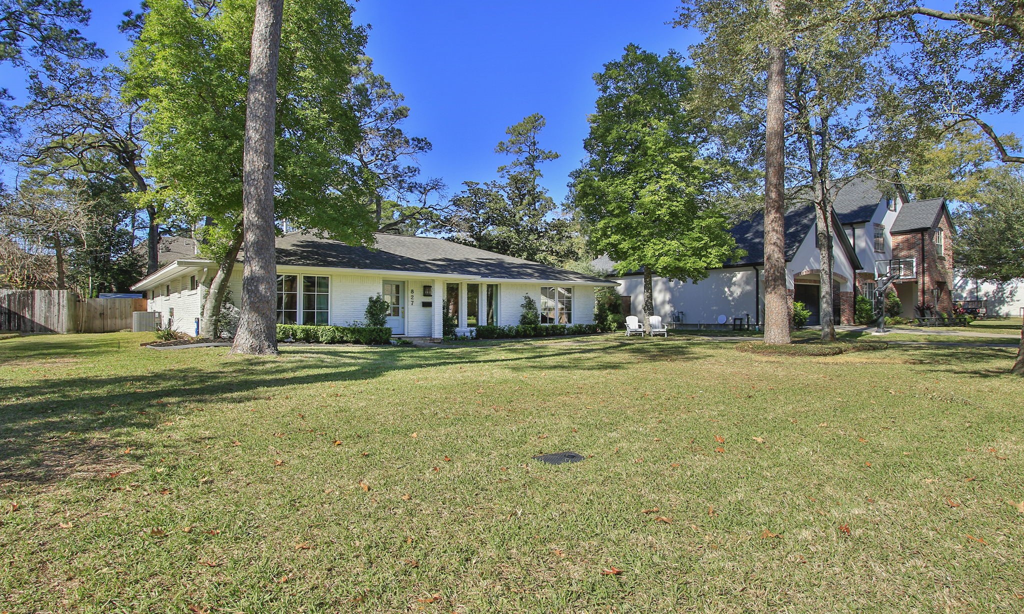 827 St George Lane Houston, TX 77079 - Photo 4 of 50