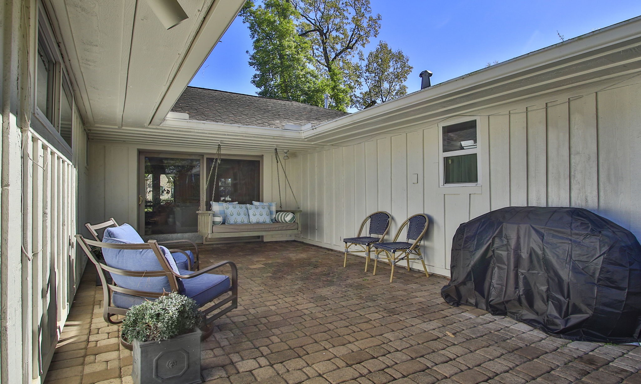 827 St George Lane Houston, TX 77079 - Photo 44 of 50