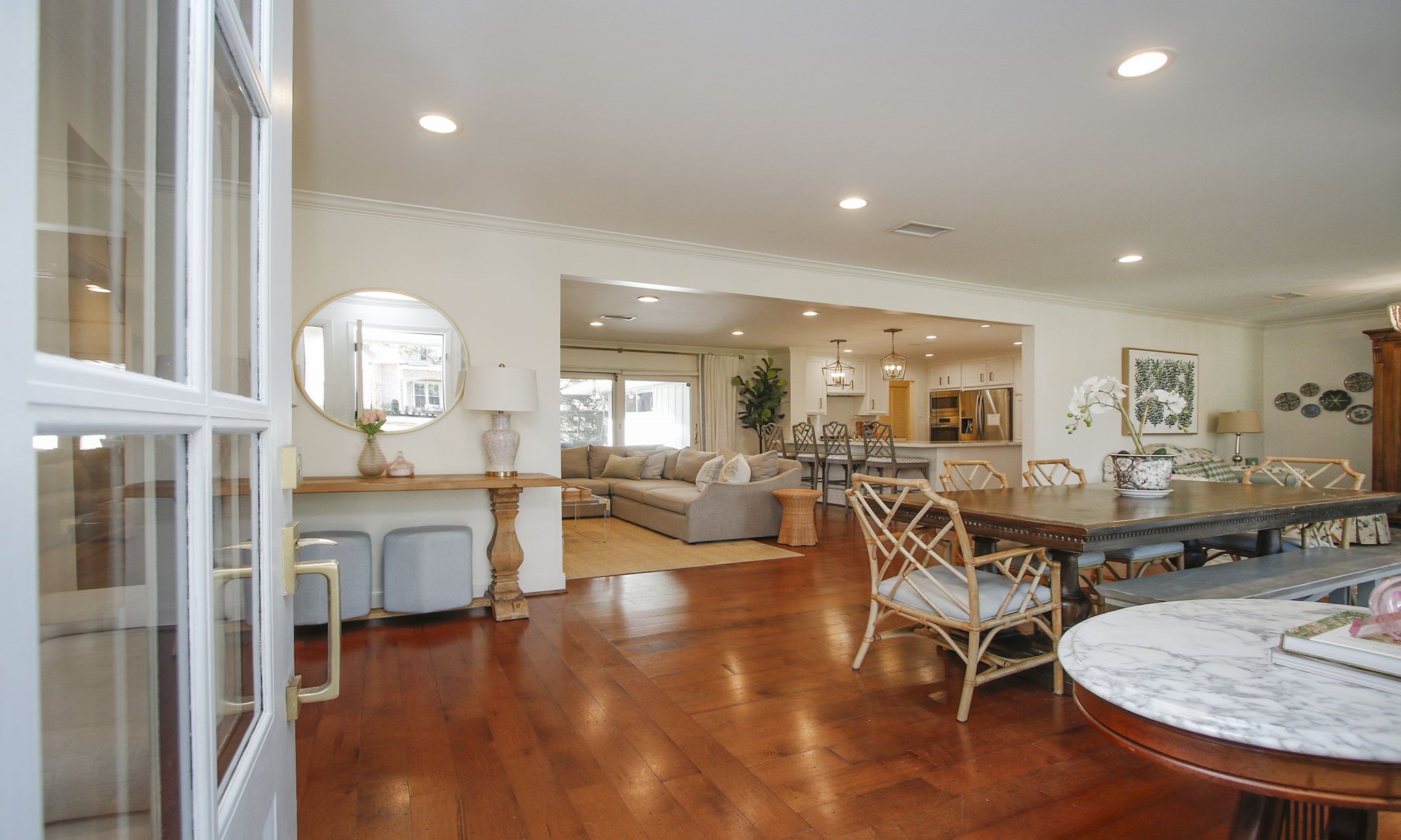 827 St George Lane Houston, TX 77079 - Photo 7 of 50