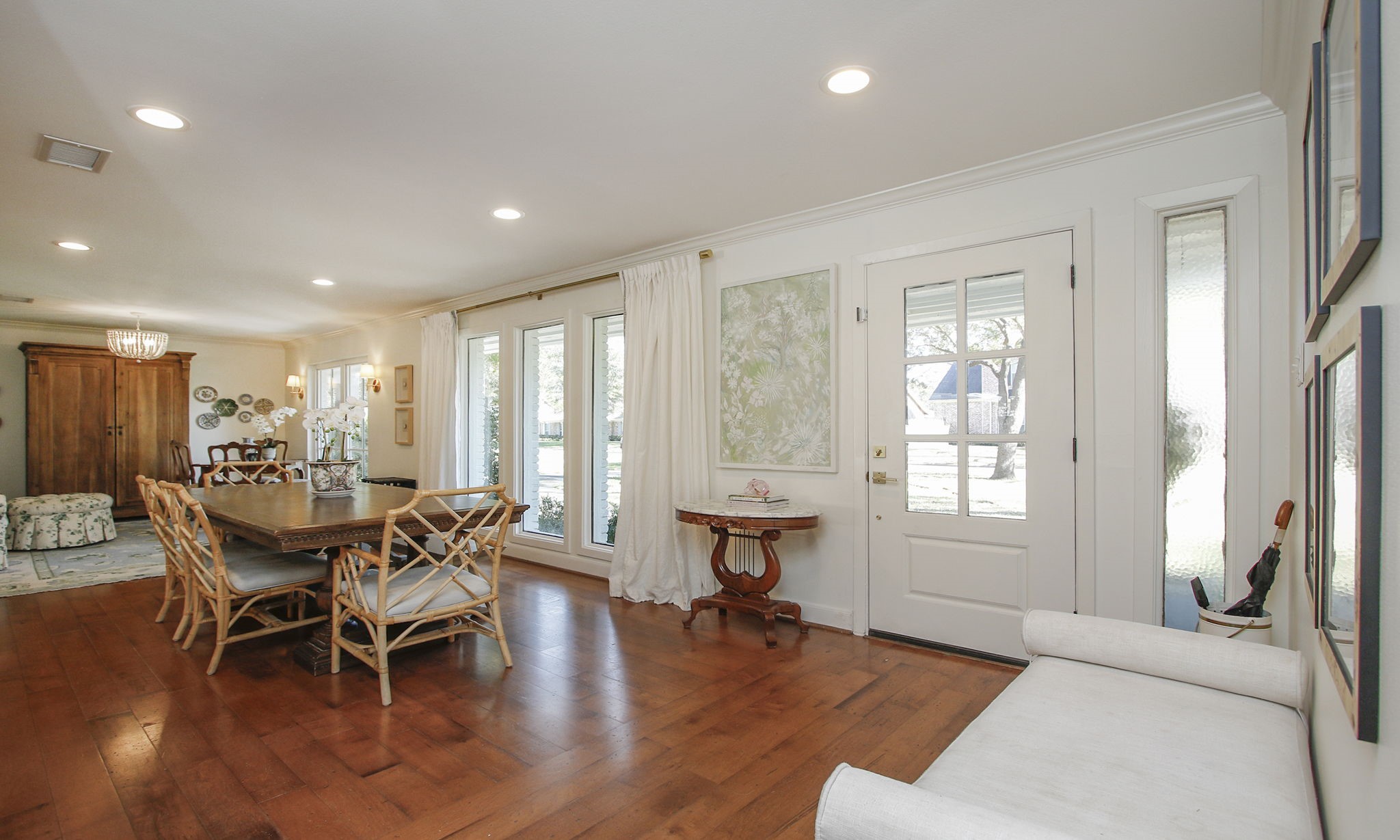 827 St George Lane Houston, TX 77079 - Photo 9 of 50