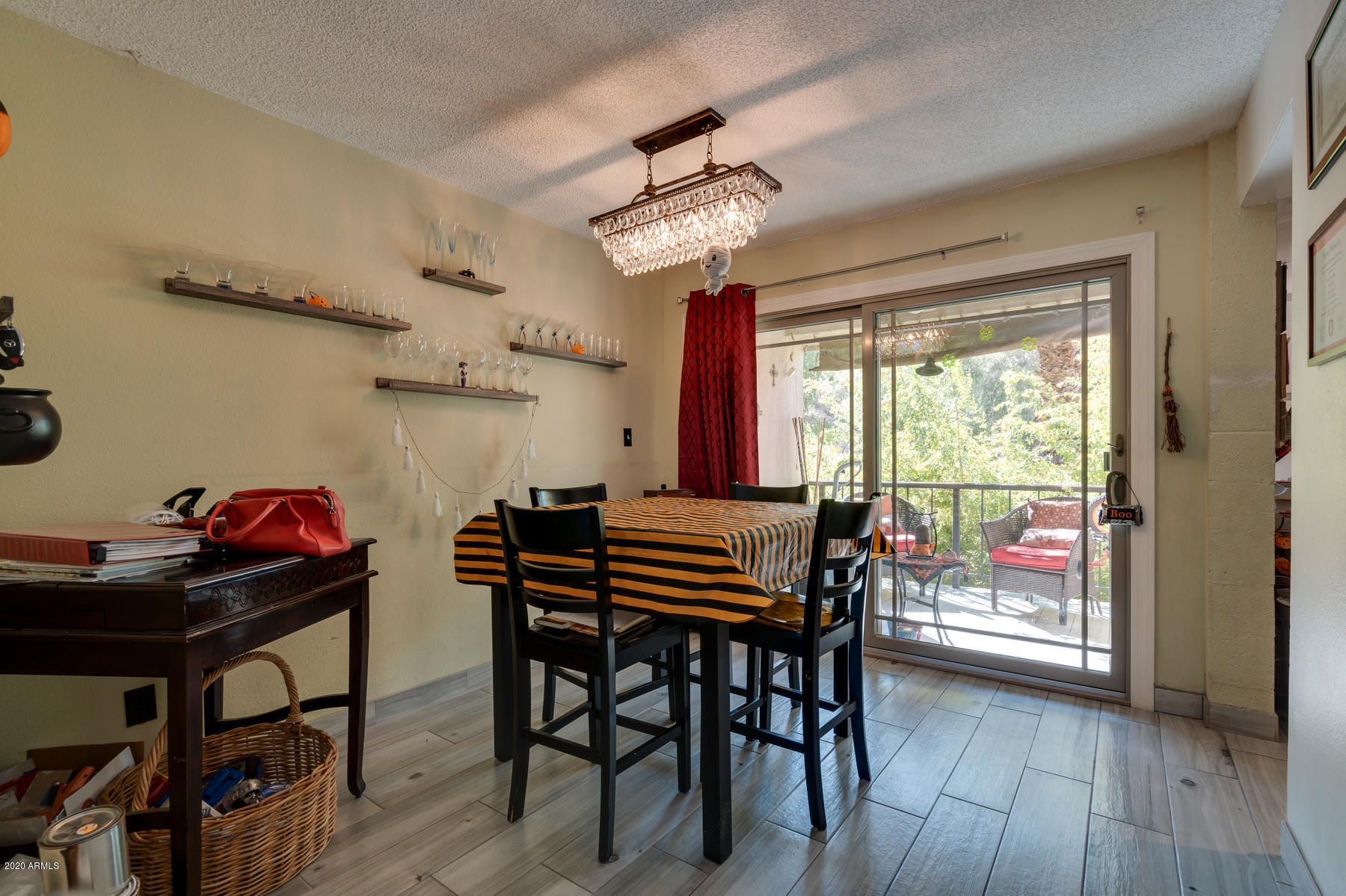 4201 East Camelback Road, Unit 88 Phoenix, AZ 85018 - Photo 5 of 33 007-4201ECAMELBACKRD88-Phoenix-AZ-85018-