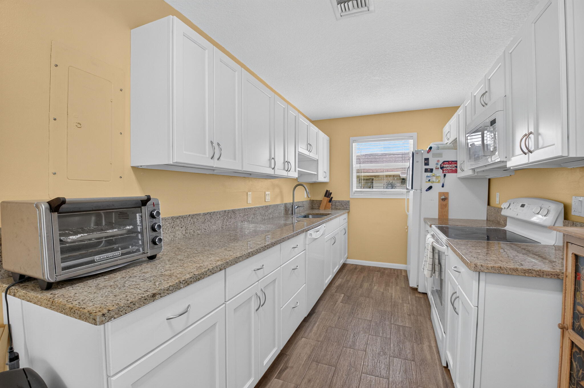 5455 Palm Ridge Boulevard Delray Beach, FL 33484 - Photo 13 of 38 11-web-or-mls-DSC_5079