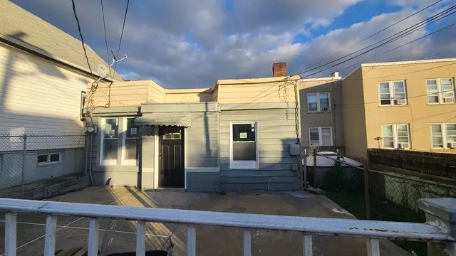 a front view of house with yard