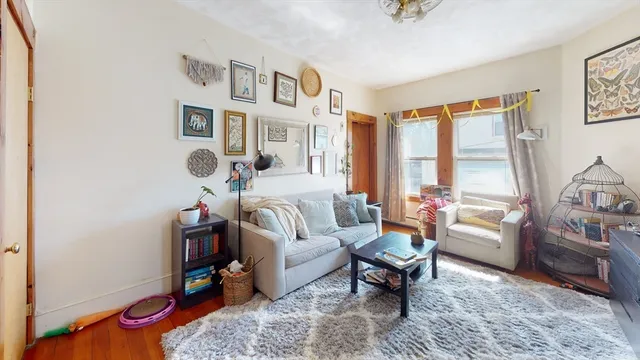 $3,650 | 40 Mozart Street, Unit 3, Boston, MA 02130