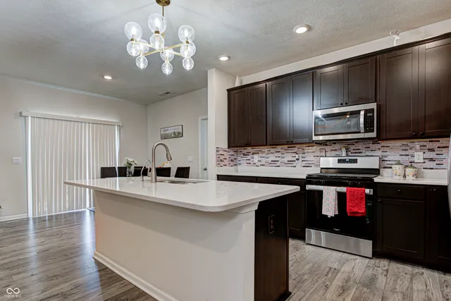 $429,000 | 230 Walker Drive, Whiteland, IN 46184