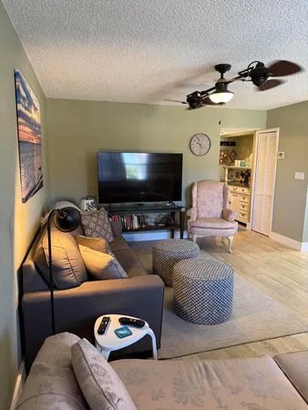 $2,500 | 2600 South Kanner Highway, Unit L12, Stuart, FL 34994