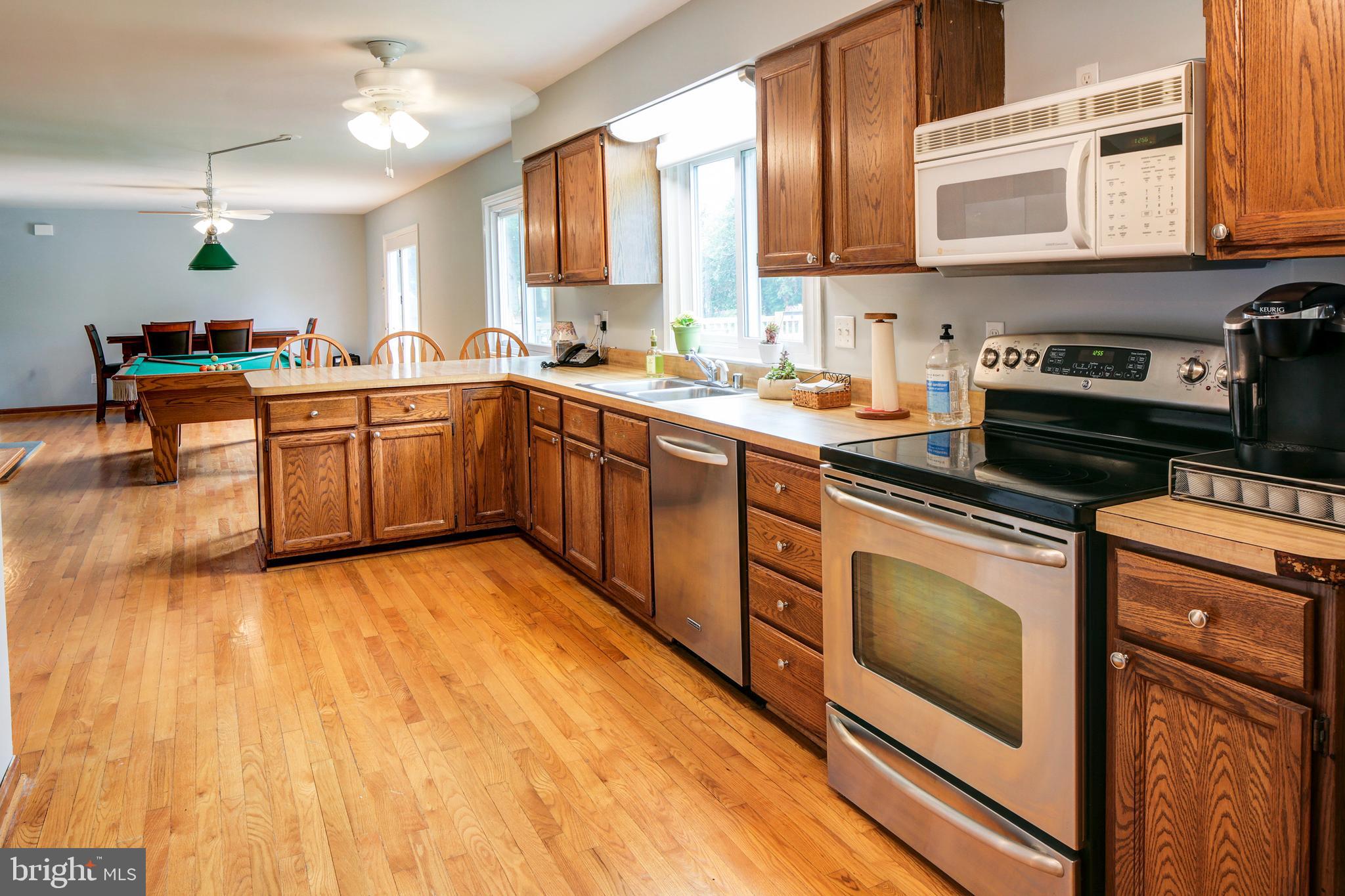1543 Governor Bridge Road Davidsonville, MD 21035 - Photo 13 of 42 SS electric range, dishwasher and fridge!