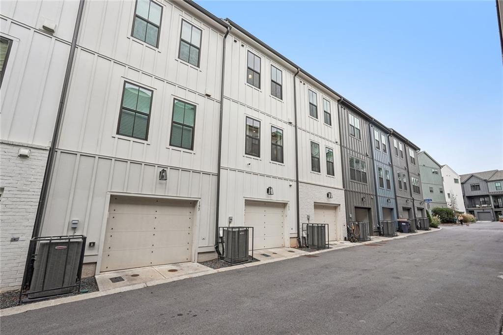 193 Chestnut Circle, Unit 38 Atlanta, GA 30342 - Photo 19 of 57