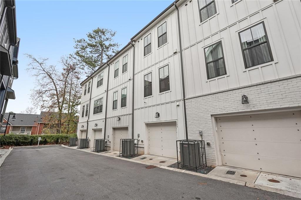 193 Chestnut Circle, Unit 38 Atlanta, GA 30342 - Photo 21 of 57