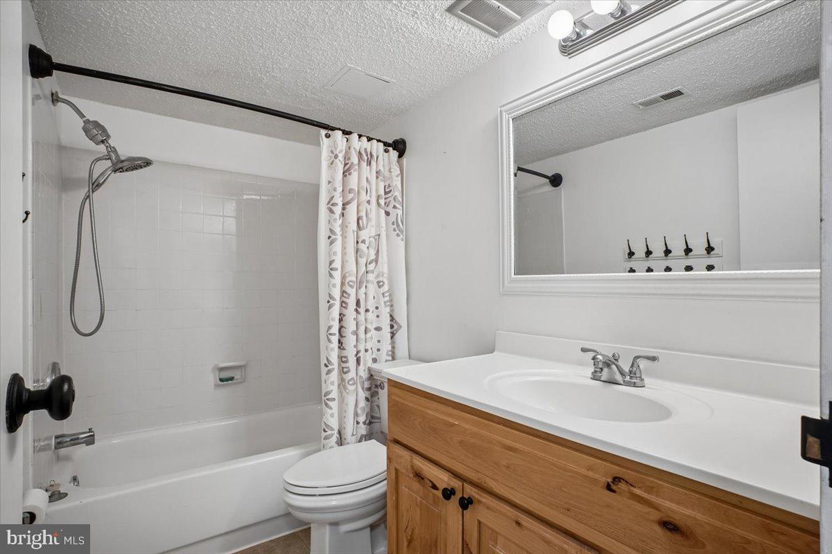 11805 Breton Court, Unit 1A Reston, VA 20191 - Photo 19 of 22 Bathroom