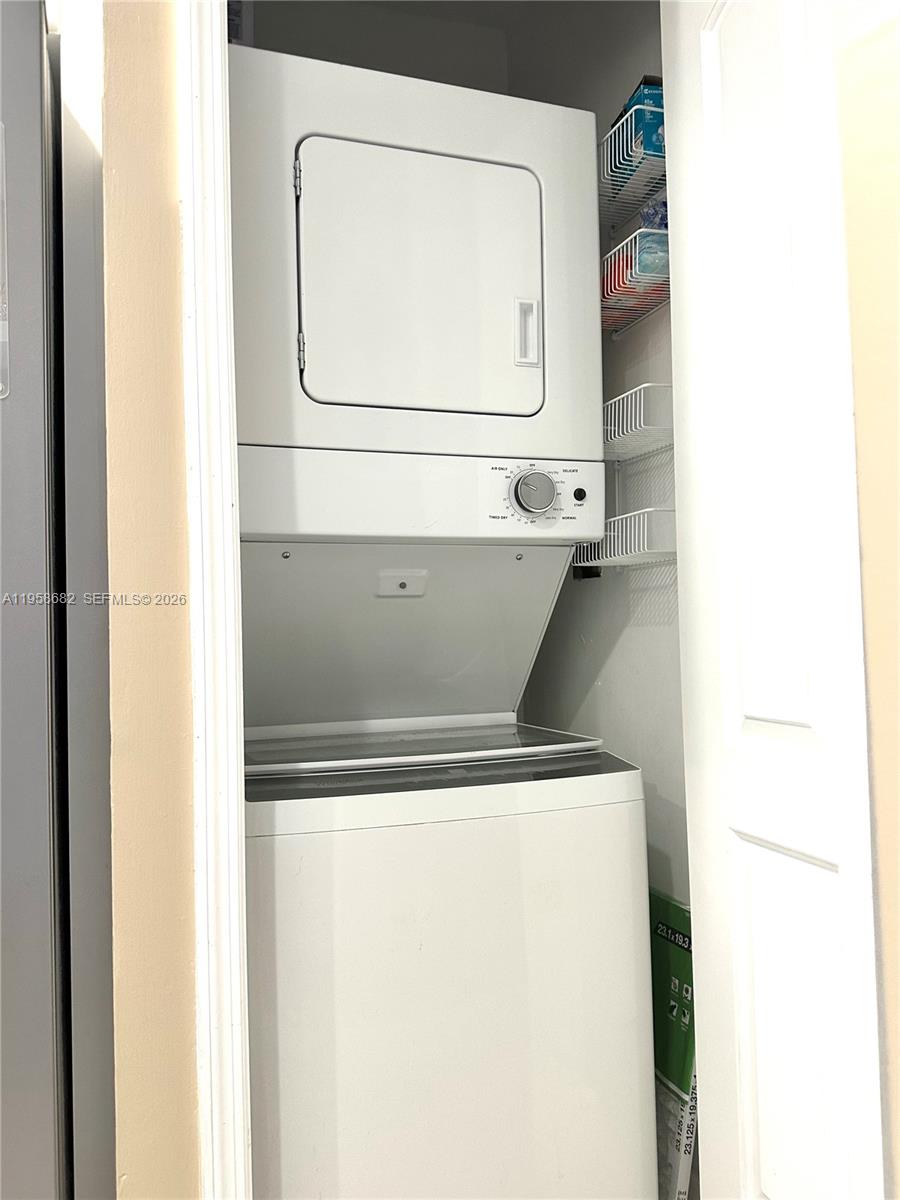 12907 Southwest 64th Lane Miami, FL 33183 - Photo 22 of 28 WASHER/DRYER INSIDE