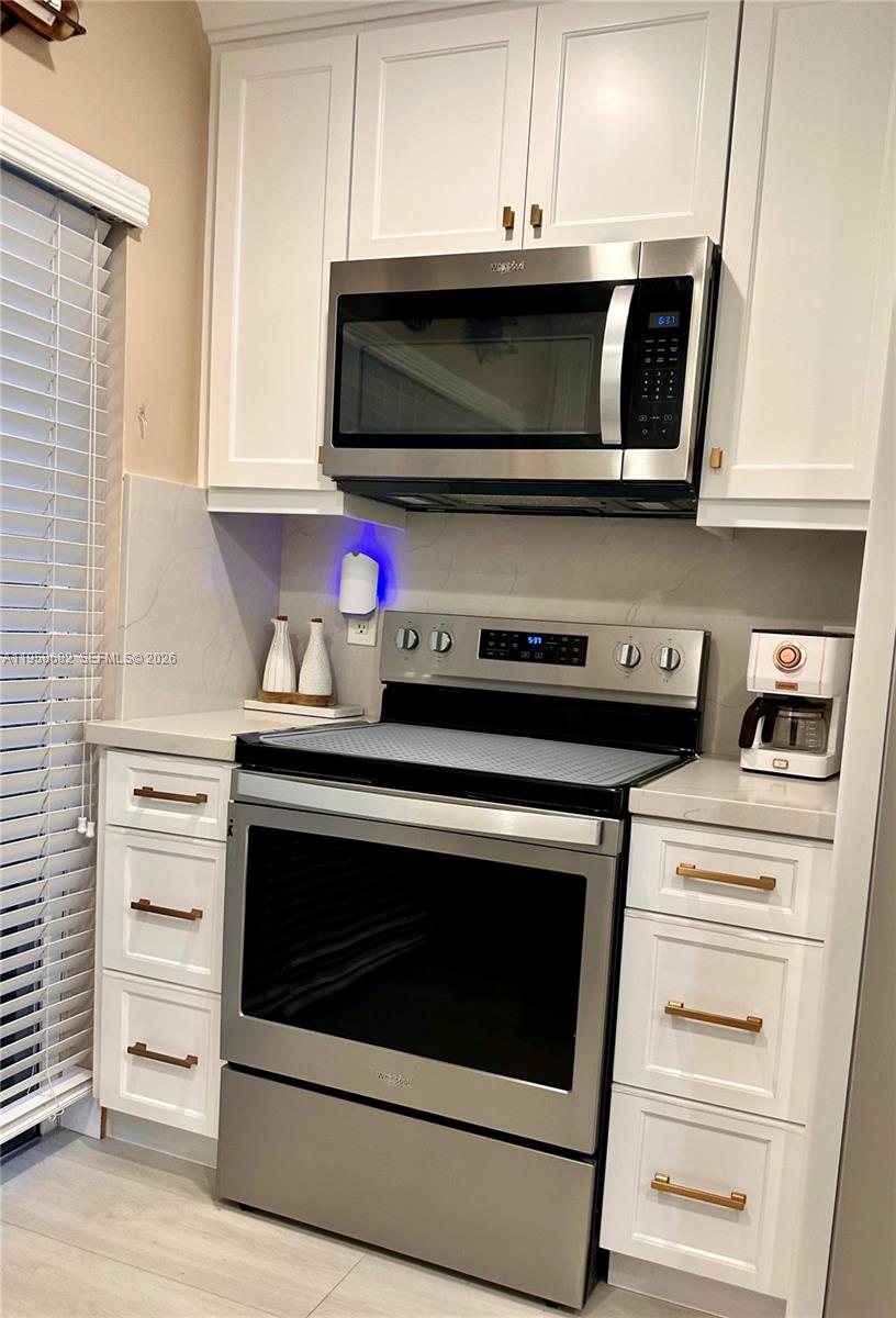 12907 Southwest 64th Lane Miami, FL 33183 - Photo 9 of 28 COOKING/KITCHEN