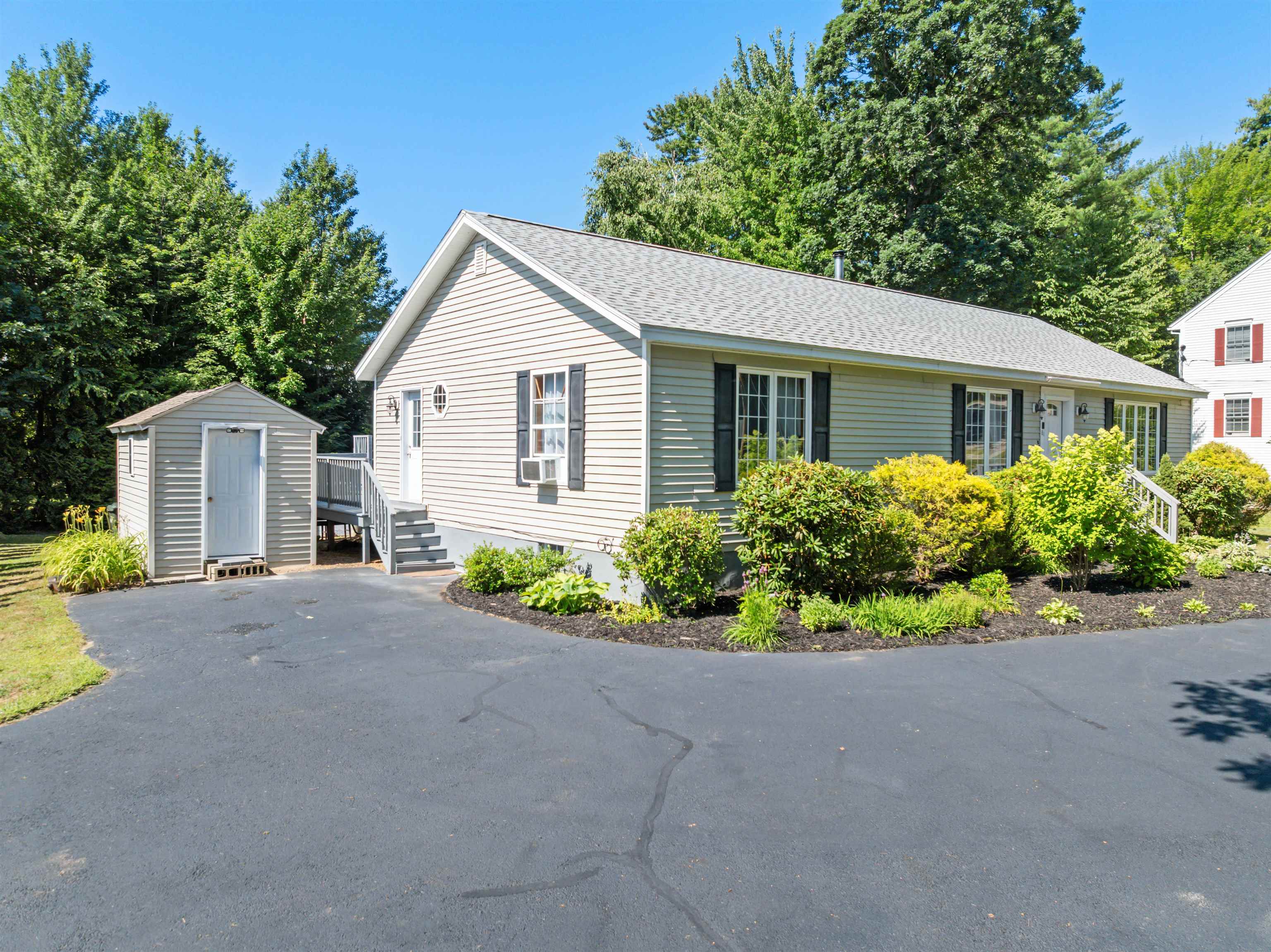81 Lynnewood Road Laconia, NH 03246 - Photo 8 of 53