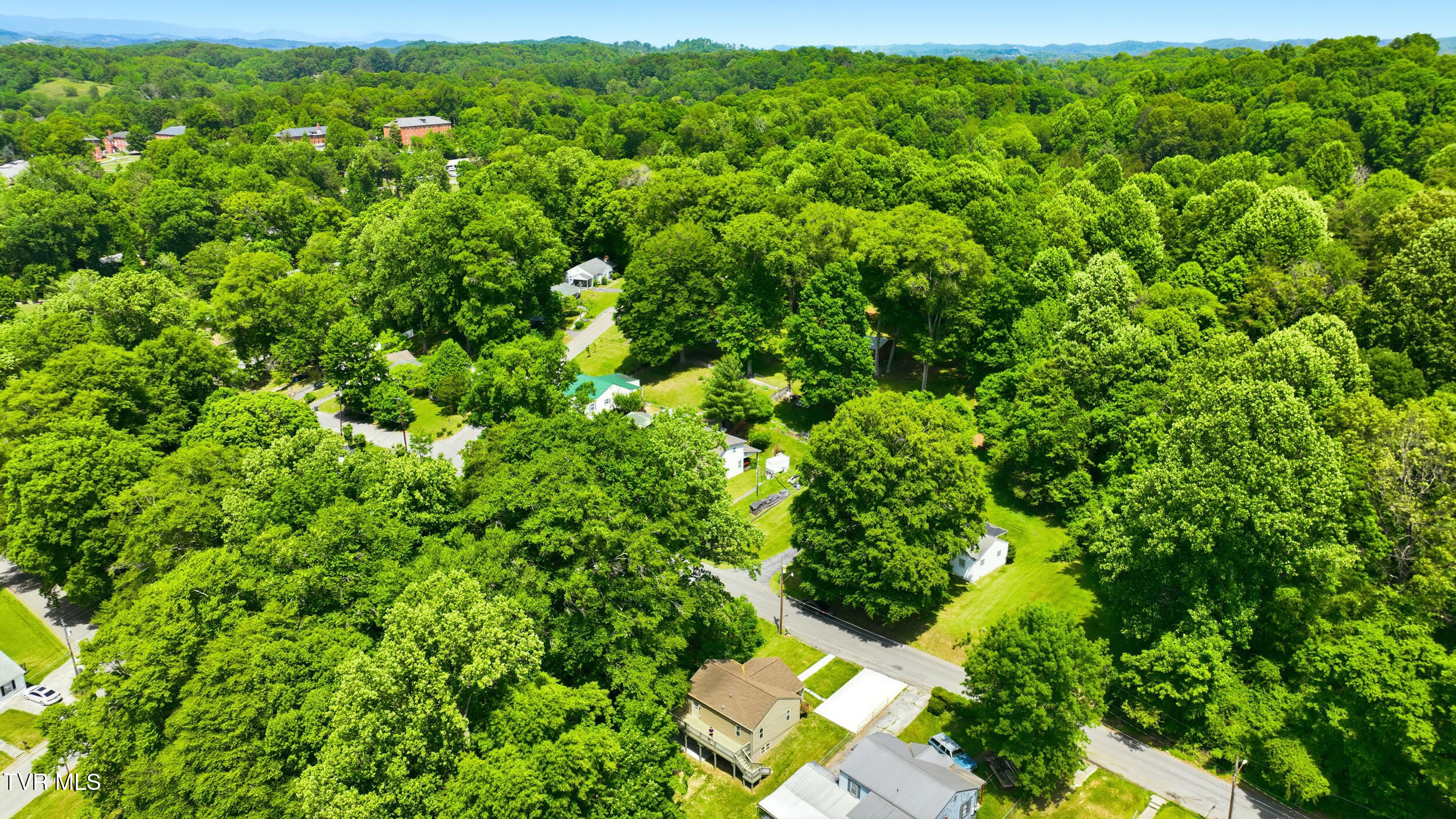 1516 Rock Rose Road Bristol, TN 37620 - Photo 35 of 38 35_1516 rock rose rd-6